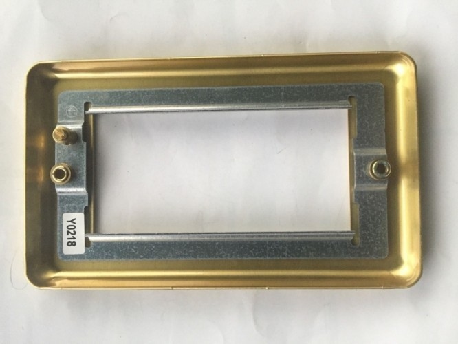 Лицевая панель для четырех евромодулей MK Electric 100Х50 mm, K184SAG, атласное золото Лицевая панель для четырех евромодулей MK Electric 100Х50 mm, K184SAG, атласное золото